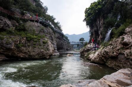 山涧流水